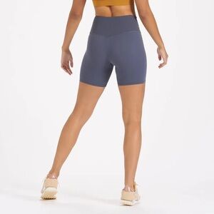 Vuori set biker shorts and sports bra